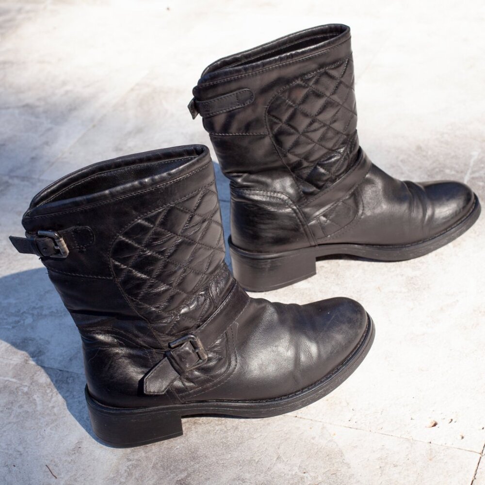 AQUATALIA Black Quilted Leather Leva Moto Buckle Lug Sole Bootie Boot Size 8.5